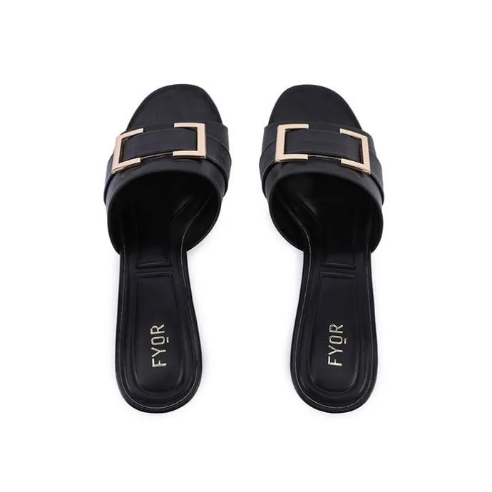 Chic Buckle Mule BB 68