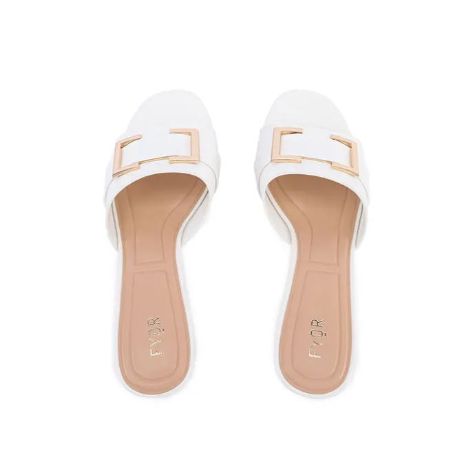 Chic Buckle Mule BB 68