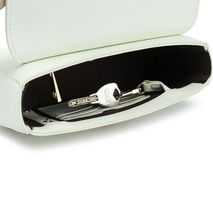 Classic versatile Handbag BD 100