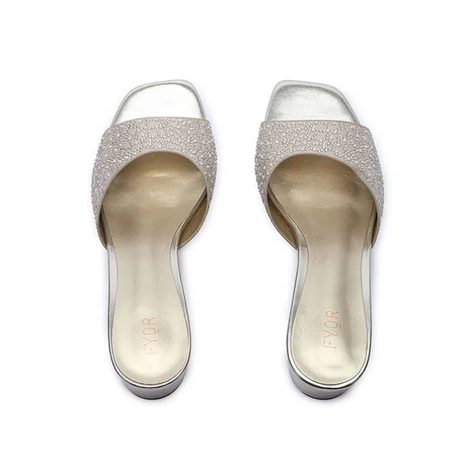 Crystal Box Mule HL 241