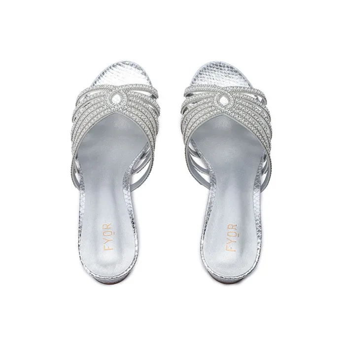 Crystal Pointed Mule HL 235