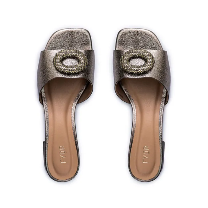 Dazzling Metallic Mule BCM 162