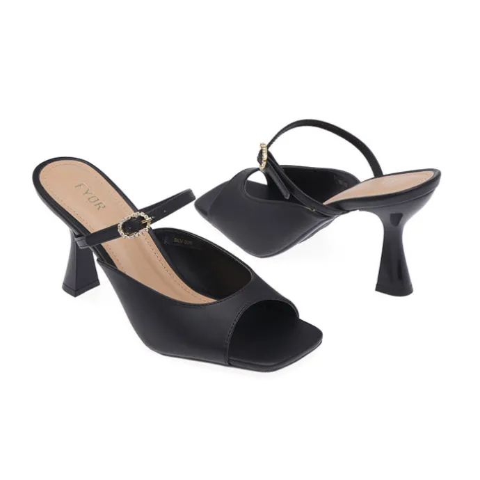 Sleek and Stylish Mule BLV 006
