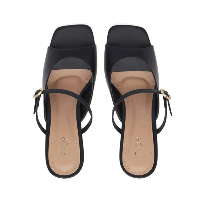 Sleek and Stylish Mule BLV 006