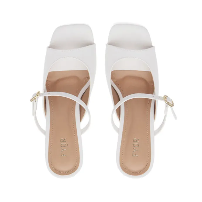 Sleek and Stylish Mule BLV 006