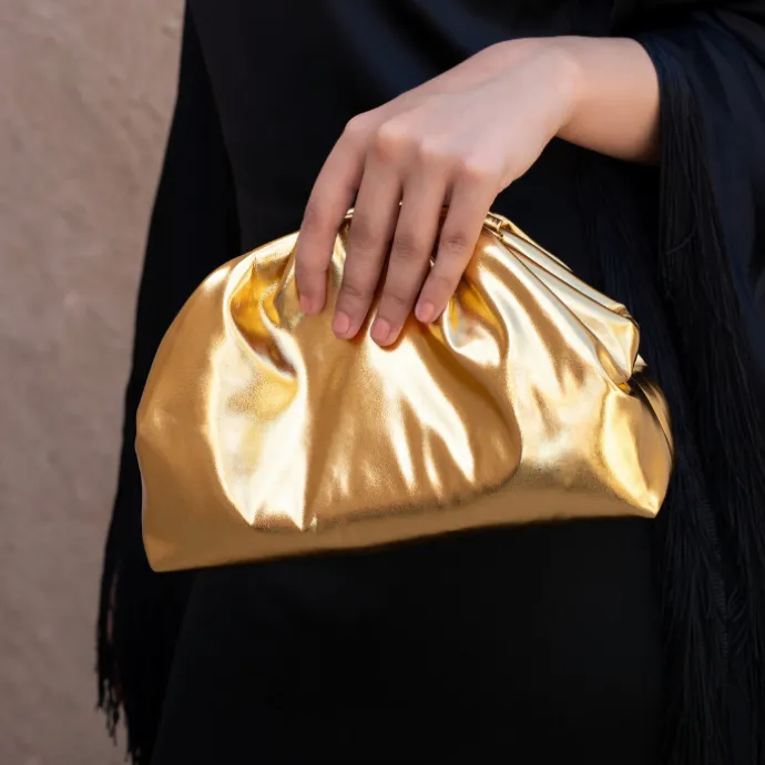 Slouchy Glamorous Clutch AD 140