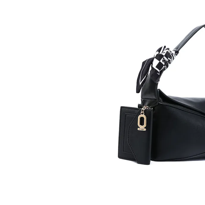 Timeless Chic Compact bag BD 145