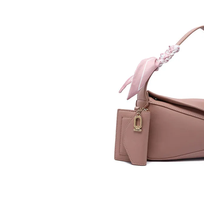 Timeless Chic Compact bag BD 145
